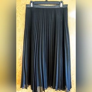 BR Pleated Skirt